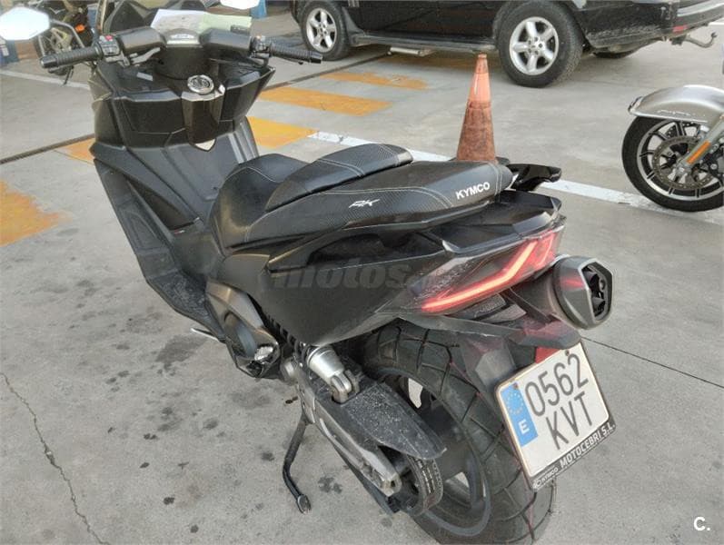 Kymco AK 550 – Vista 3