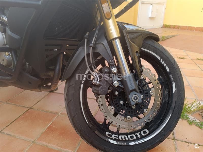 CFMOTO 650 MT – Vista 12