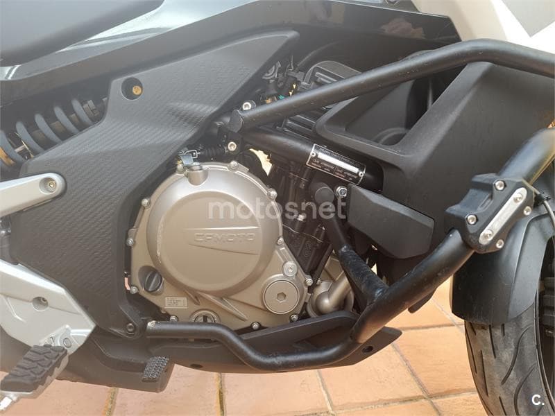 CFMOTO 650 MT – Vista 13