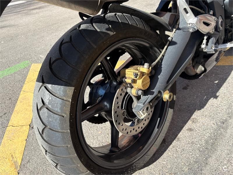 Triumph Street Triple – Vista 6