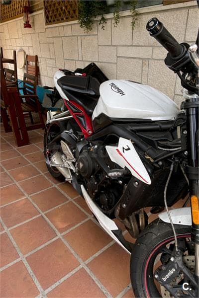 Triumph Street Triple – Vista 2