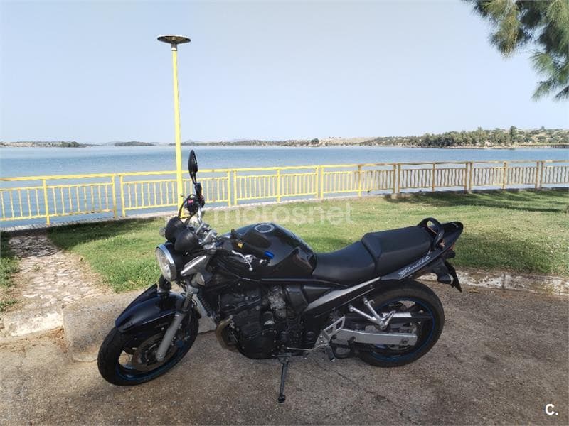 Suzuki GSF Bandit 650 – Vista 1