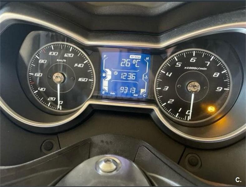 Yamaha XMAX 300 – Vista 4