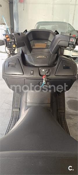 Suzuki BURGMAN 650 Executive – Vista 1