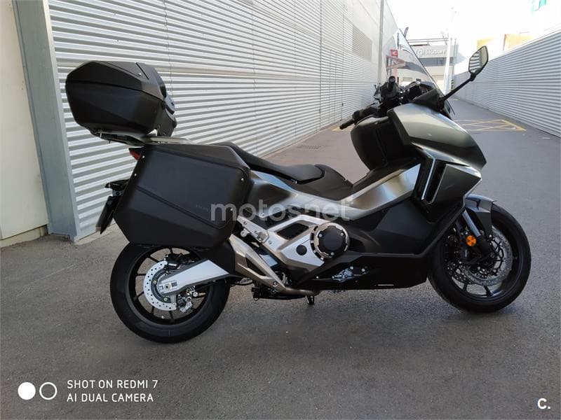 Honda Forza 750 – Vista 3