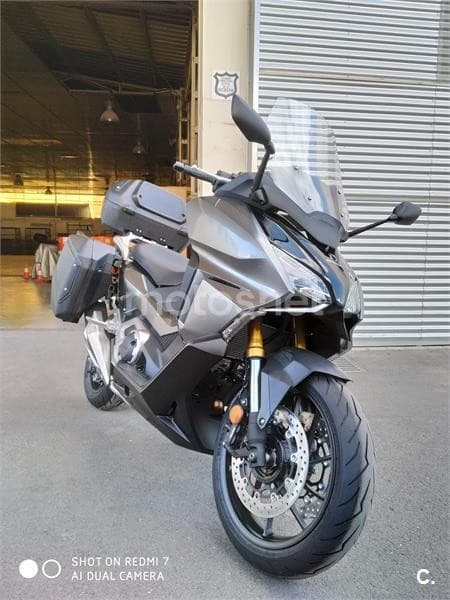 Honda Forza 750 – Vista 4