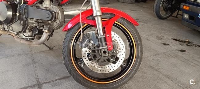 Ducati MONSTER 695 – Vista 3