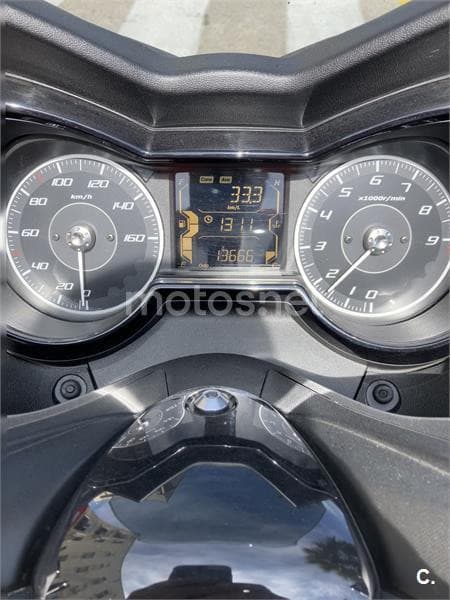 Yamaha XMAX 300 – Vista 6