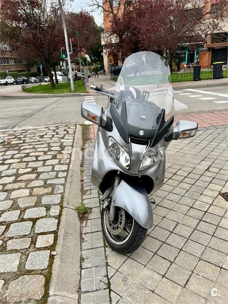 Suzuki BURGMAN 650 Executive – Vista 8