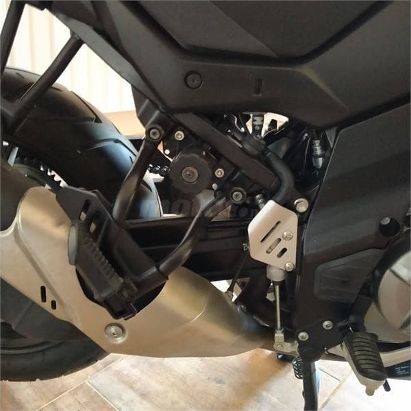 Suzuki SV 650 – Vista 8