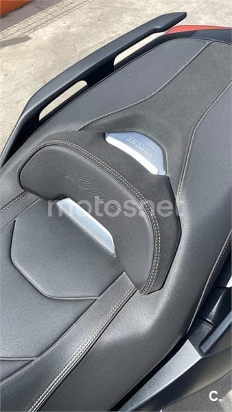 Yamaha XMAX 300 – Vista 8