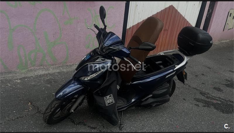 Kymco People S 125 – Vista 4