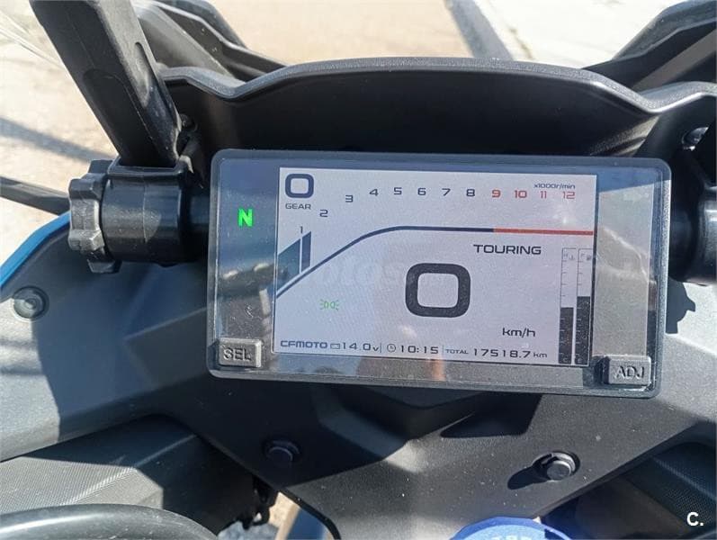 CFMOTO 400 NK – Vista 5