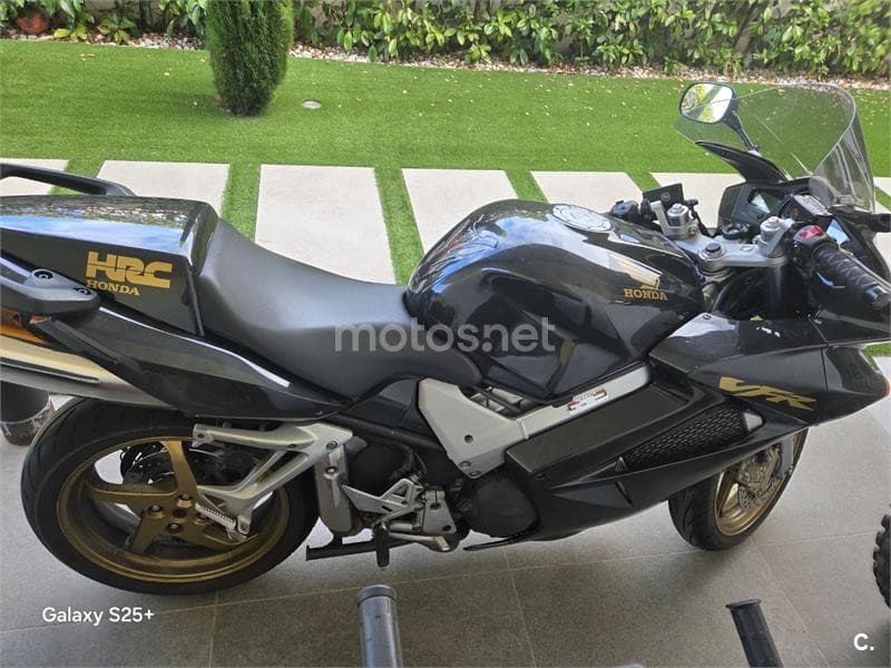 Honda VFR 800 FI ABS – Vista 2