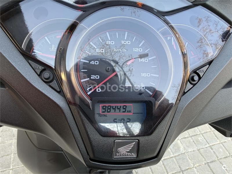 Honda Scoopy SH300i – Vista 2