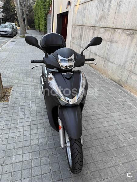 Honda Scoopy SH300i – Vista 4