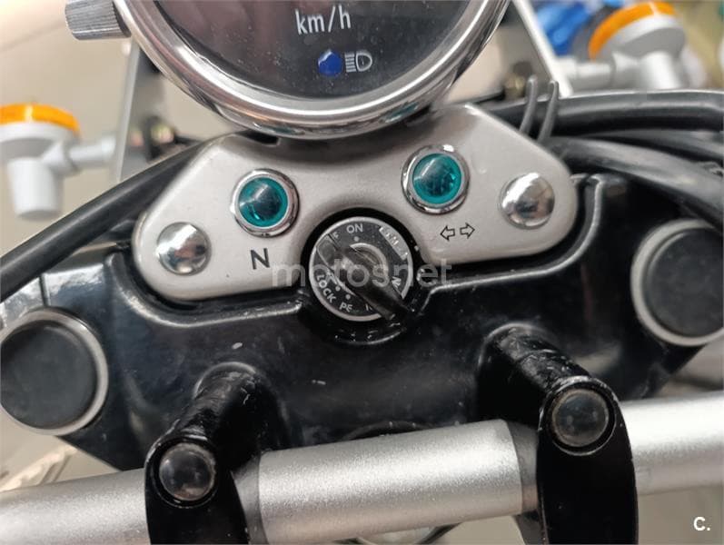 Suzuki TU 250 X – Vista 5