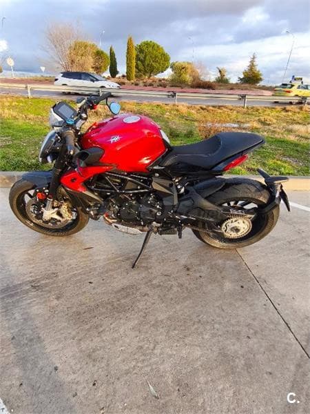 MV Agusta DRAGSTER  800 – Vista 2