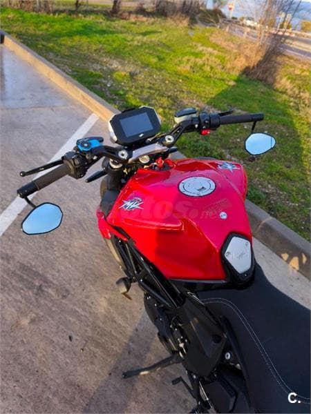 MV Agusta DRAGSTER  800 – Vista 3