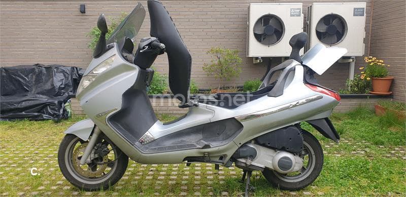 Piaggio X8 125 – Vista 3