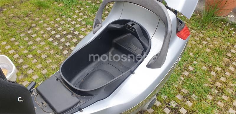 Piaggio X8 125 – Vista 4