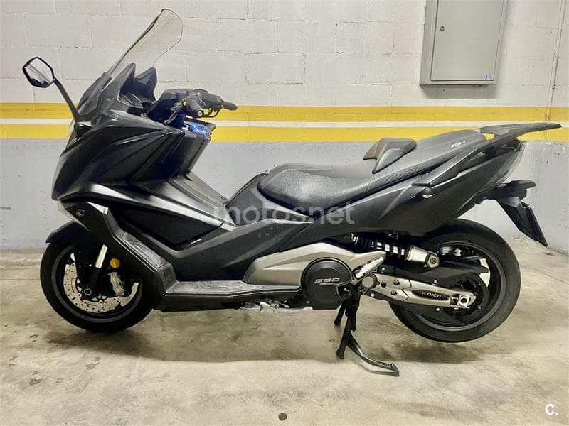 Kymco AK 550 – Vista 2