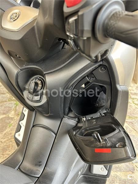 Yamaha XMAX 400 – Vista 9