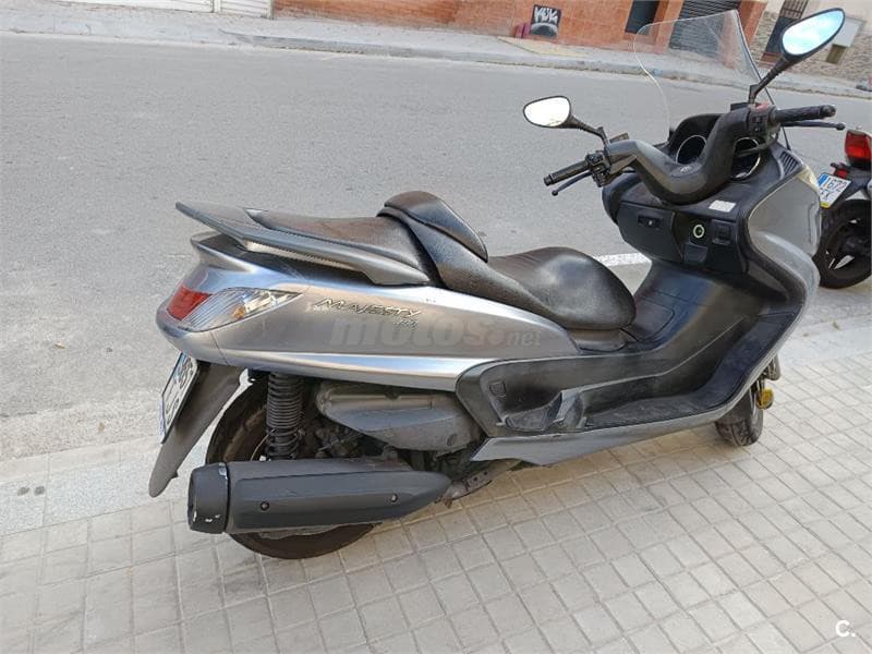 Yamaha YP Majesty 400 – Vista 4