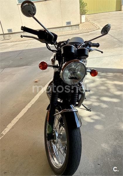 Triumph Bonneville – Vista 1