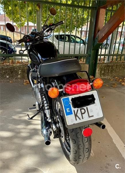 Triumph Bonneville – Vista 3