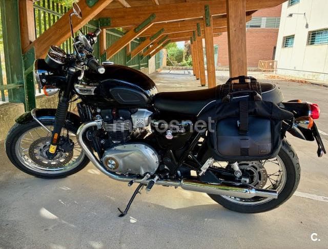 Triumph Bonneville – Vista 5
