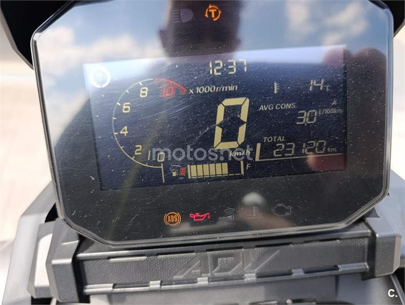 Honda ADV 350 – Vista 1