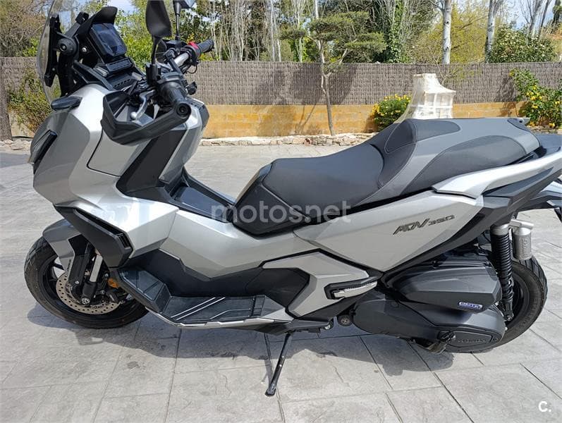 Honda ADV 350 – Vista 3