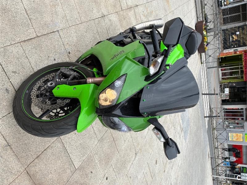Kawasaki ZX 10R – Vista 2