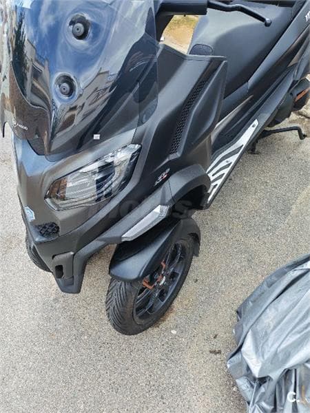 Piaggio MP3 Exclusive 530 – Vista 3