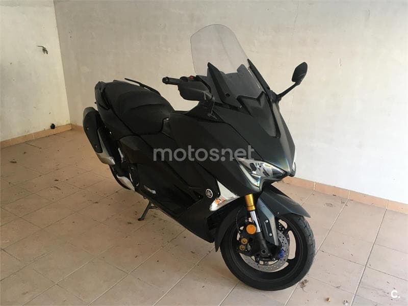 Yamaha TMAX – Vista 2
