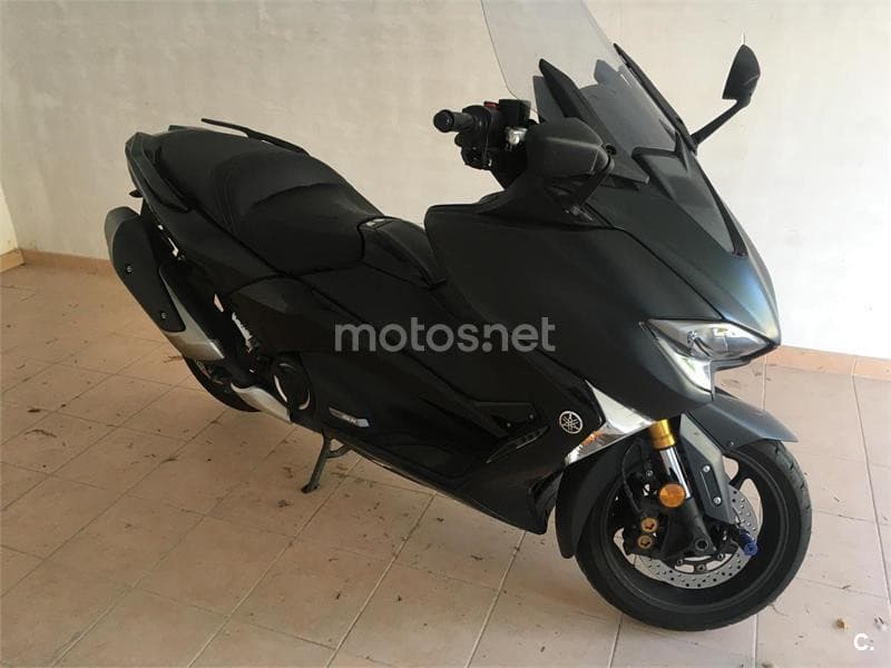 Yamaha TMAX – Vista 3