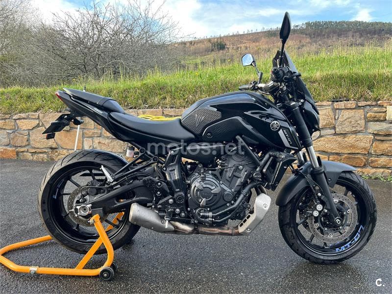 Yamaha MT-07 – Vista 8