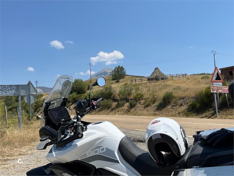 Triumph Tiger 900 – Vista 1