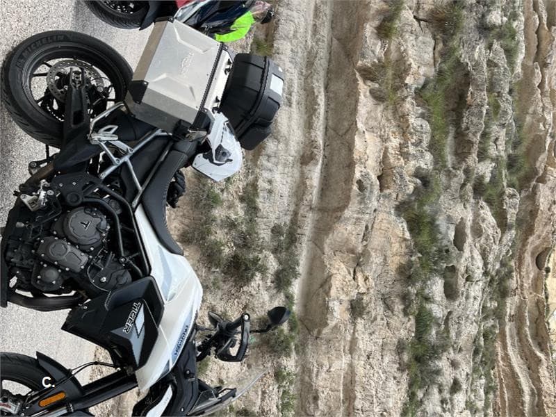 Triumph Tiger 900 – Vista 2