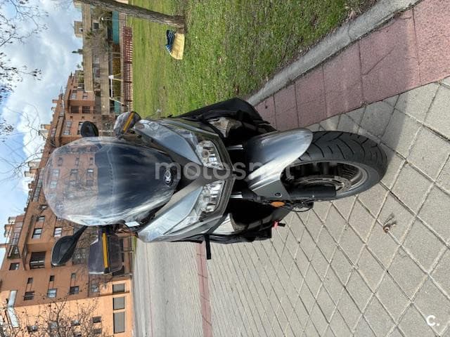 Kymco Grand Dink 300 – Vista 2