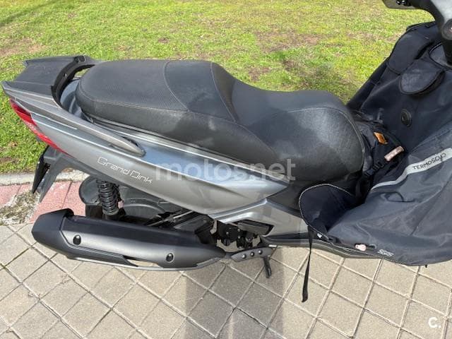 Kymco Grand Dink 300 – Vista 13