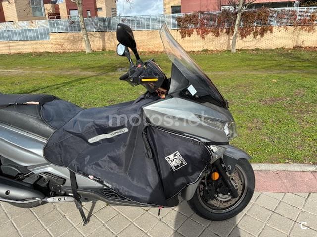 Kymco Grand Dink 300 – Vista 3