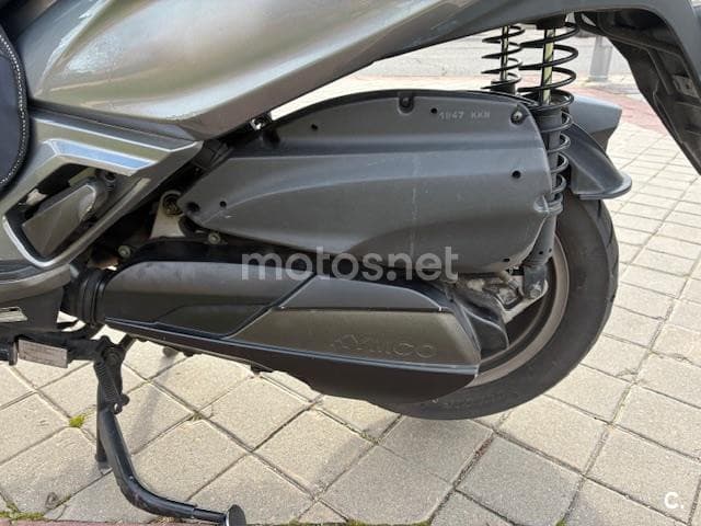 Kymco Grand Dink 300 – Vista 8