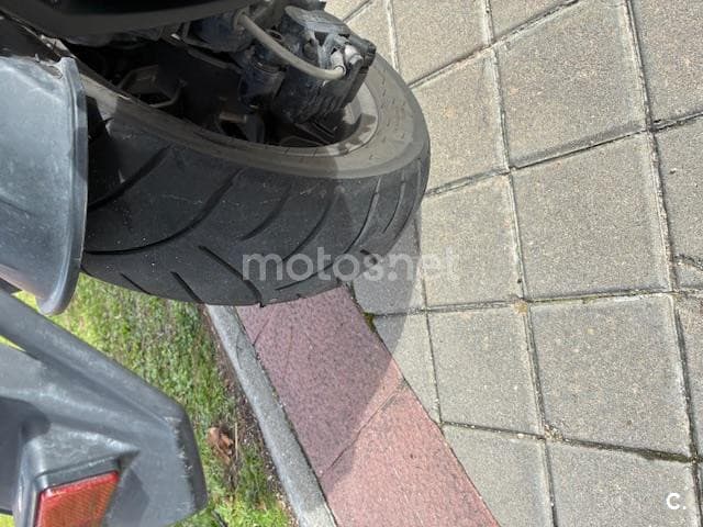 Kymco Grand Dink 300 – Vista 9