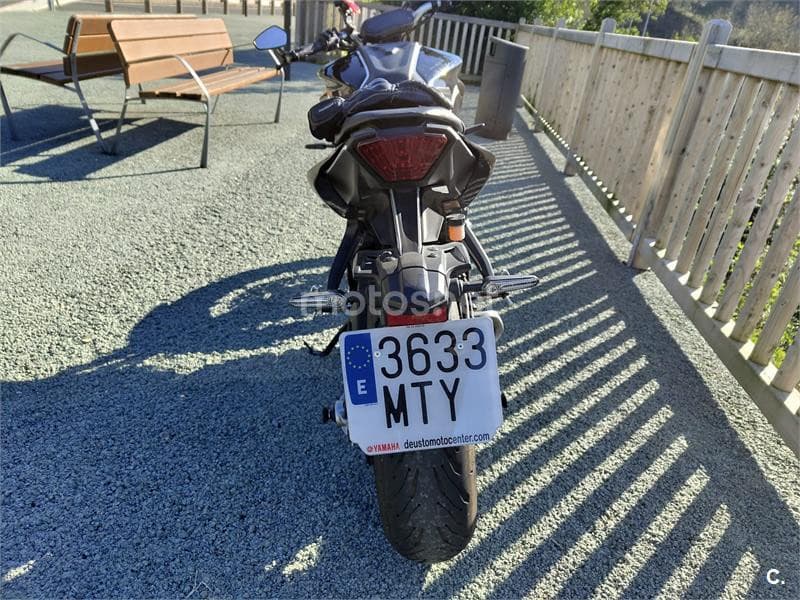 Yamaha MT-07 – Vista 12