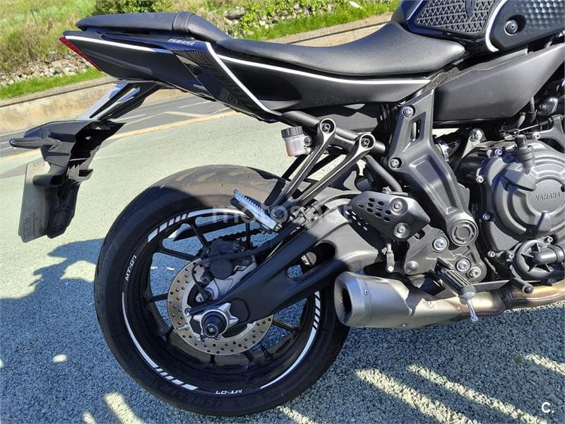 Yamaha MT-07 – Vista 15