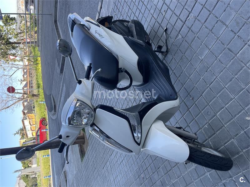Piaggio LIBERTY 50 – Vista 3