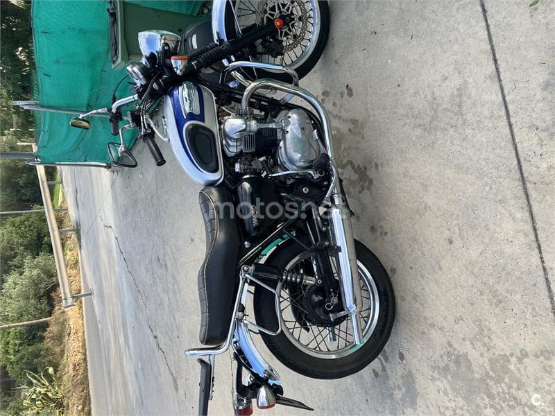 Kawasaki W 650 – Vista 1