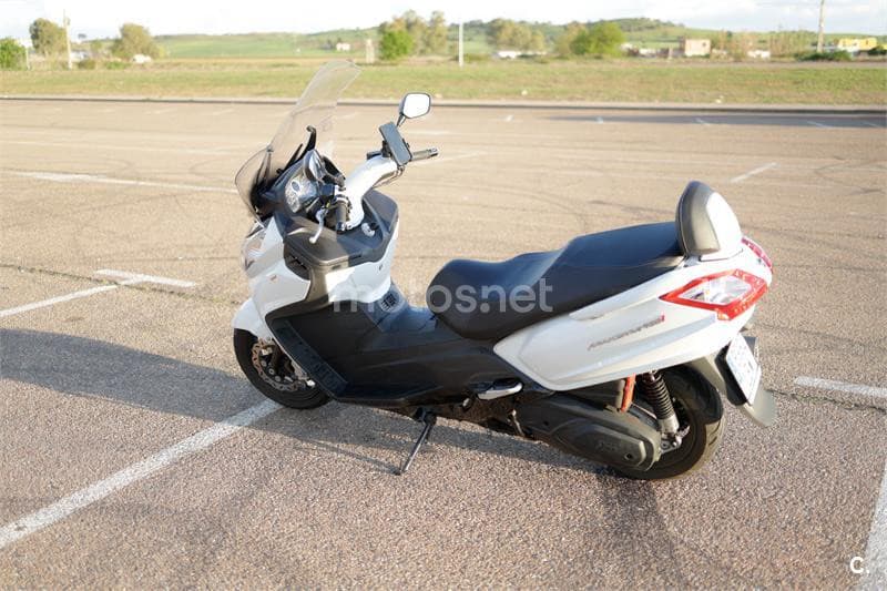 SYM Maxsym 400 – Vista 1